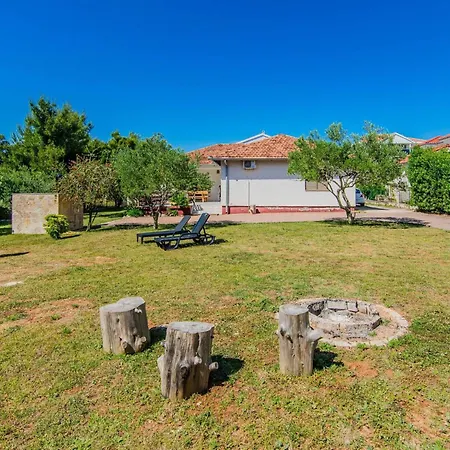 Kurta By Interhome Привлака