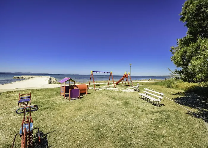 Kurta By Interhome بريفلاكا